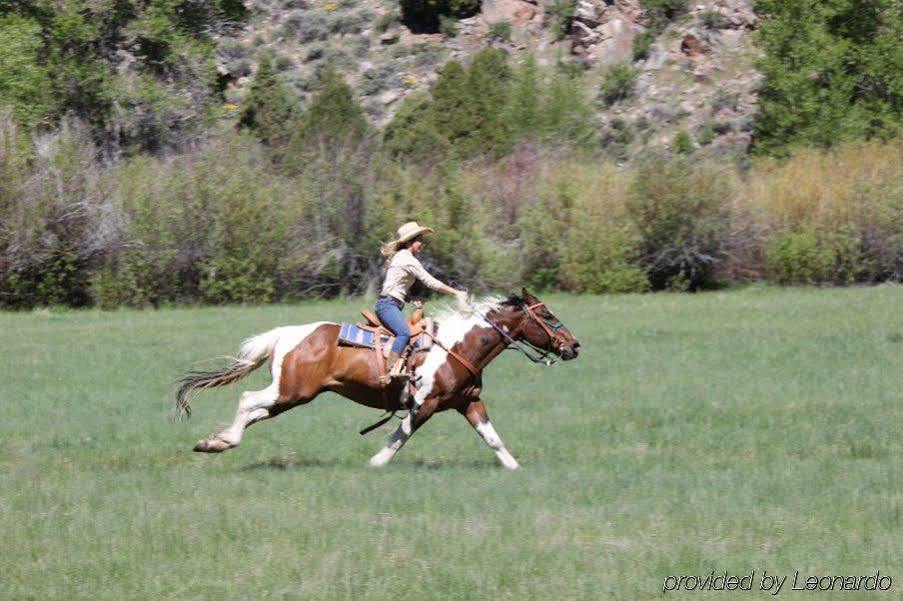 The Lodge & Spa At Brush Creek Ranch Saratoga Kültér fotó